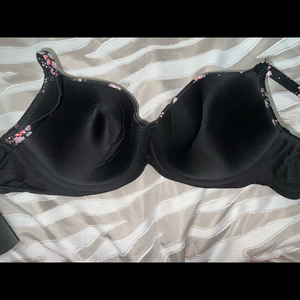 Black and Floral Push-up Bra - Picture 3 of 3